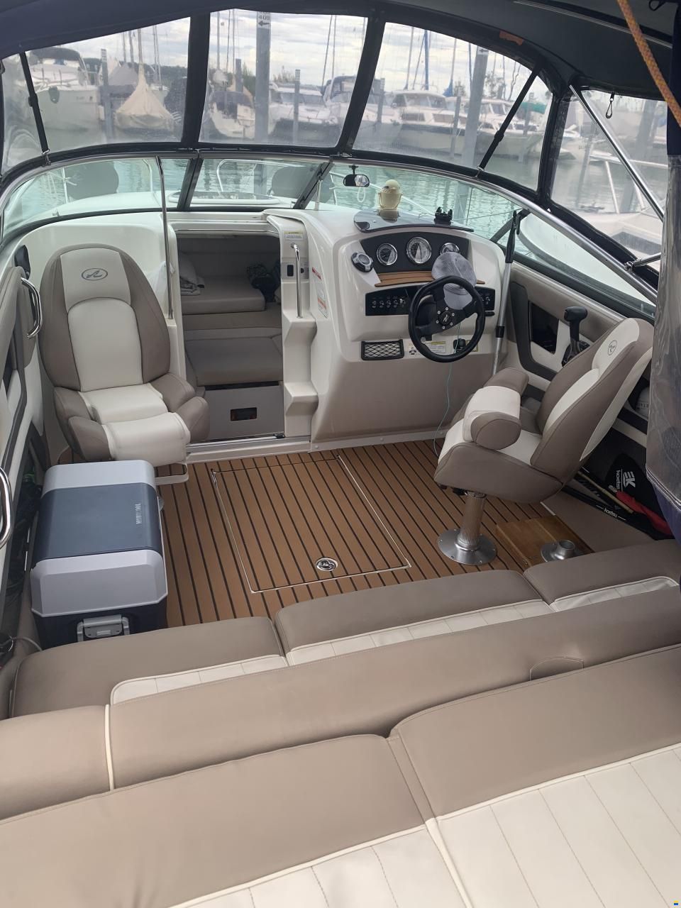 Sea Ray 210 Overnighter Swiss-Pack