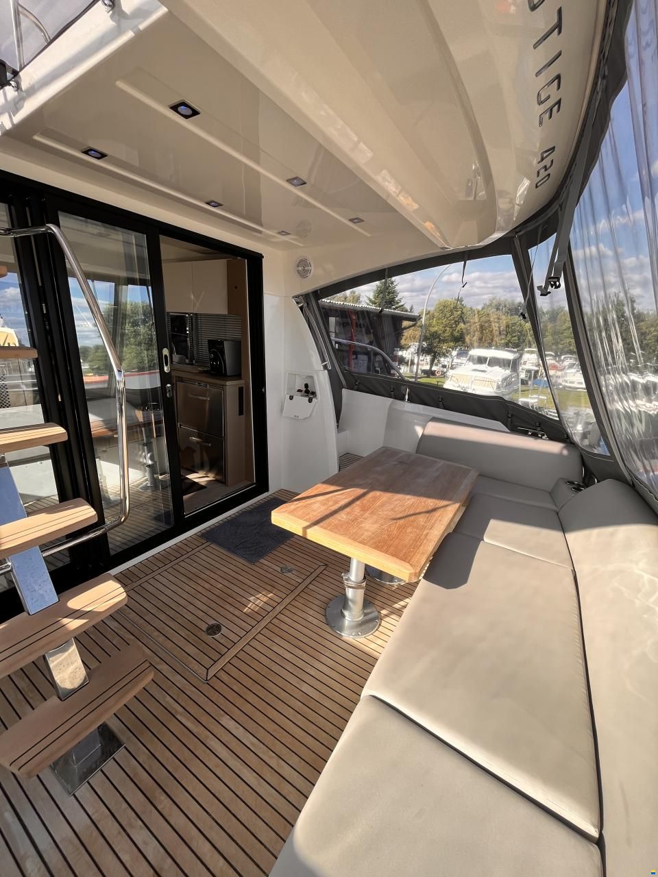Prestige Yachts 420 Fly