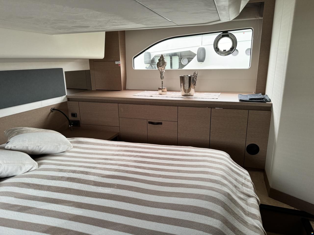 Prestige Yachts 420 Fly
