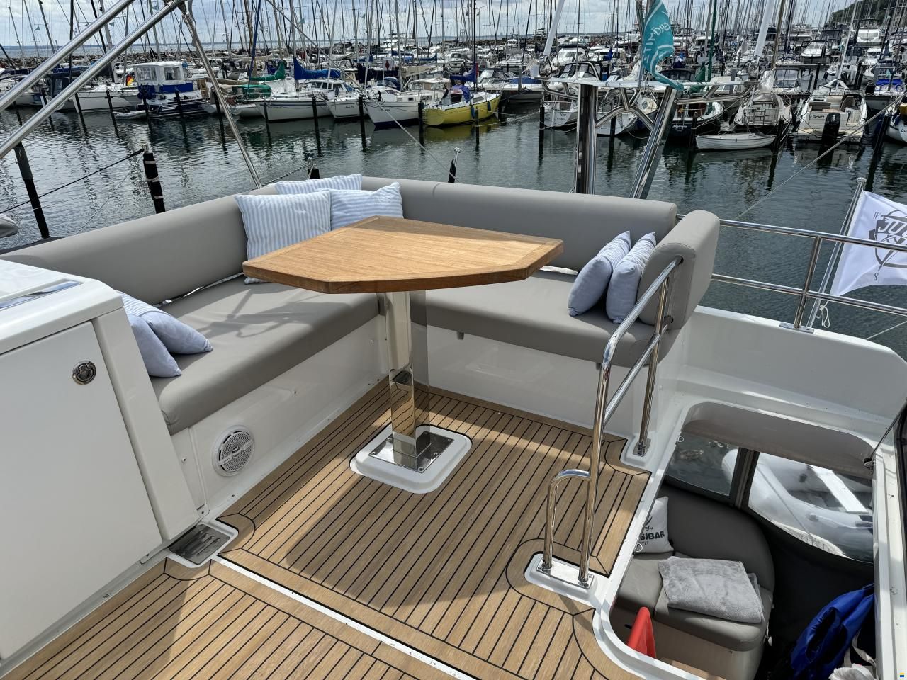Prestige Yachts 420 Fly