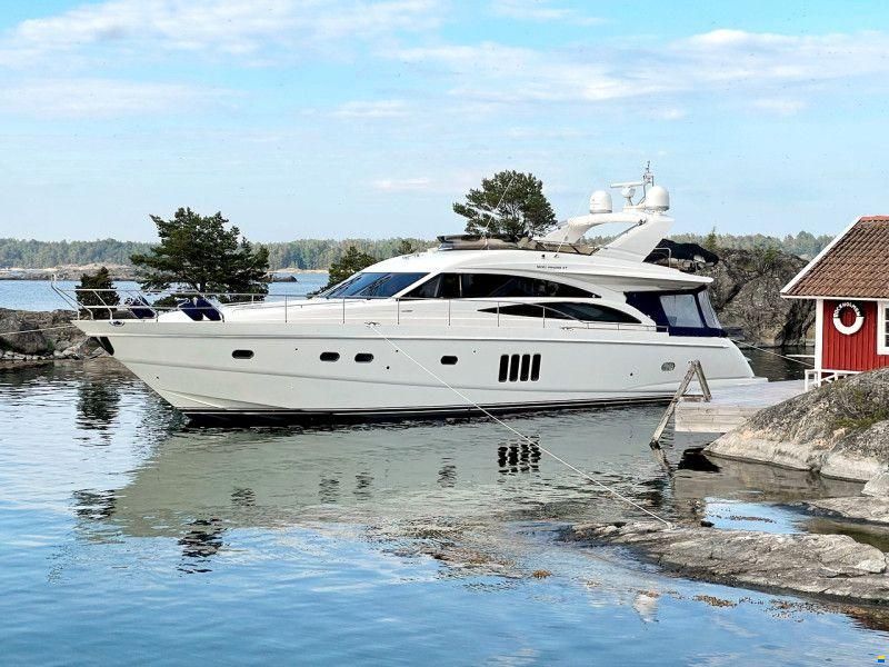 Princess 67 Fly