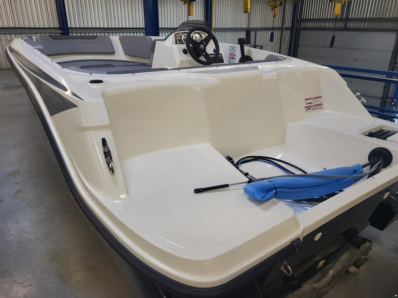 Bayliner Element M15