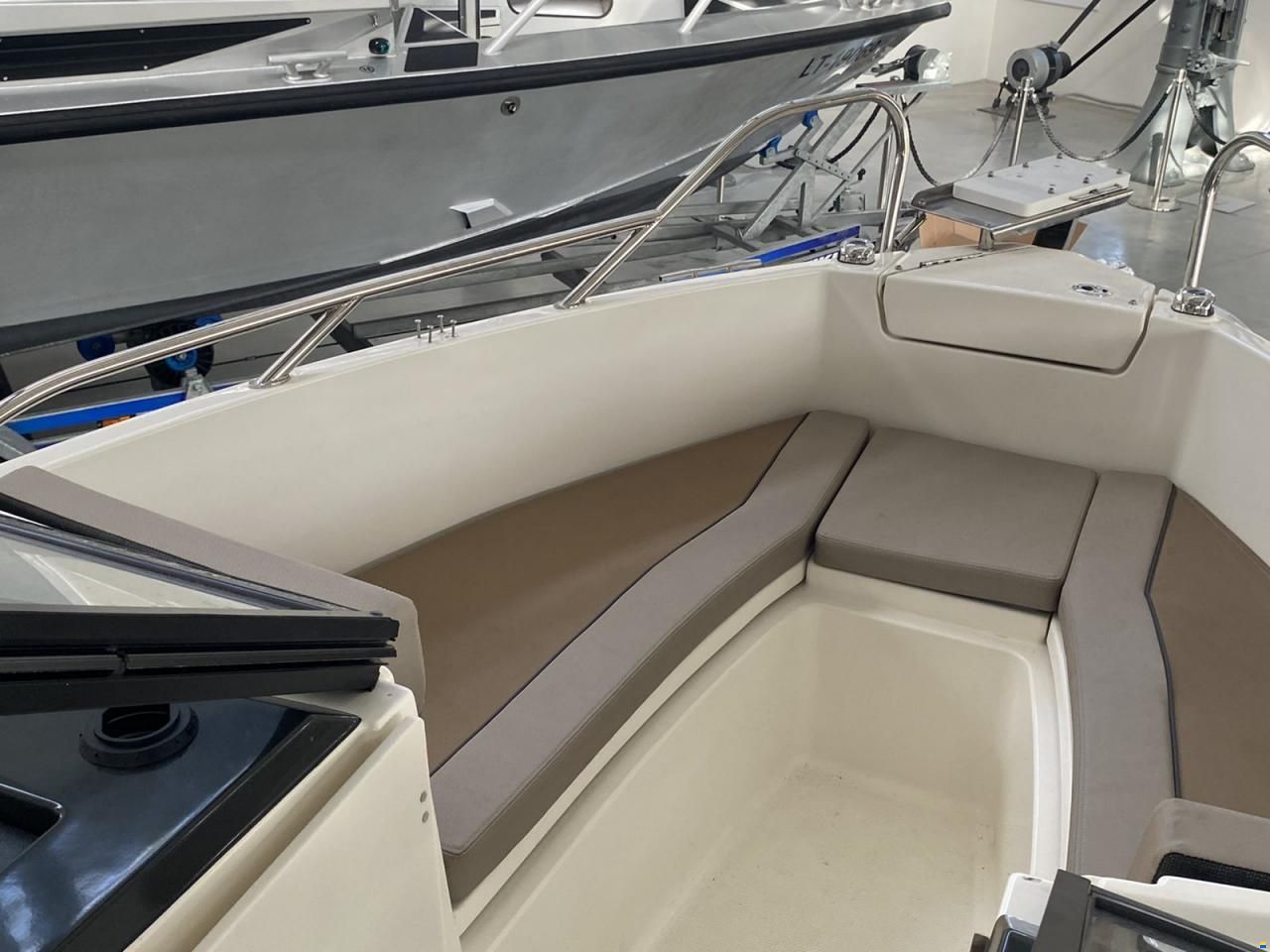 Quicksilver Activ 605 Bowrider