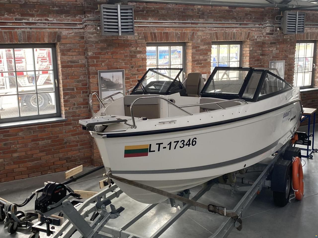 Quicksilver Activ 605 Bowrider