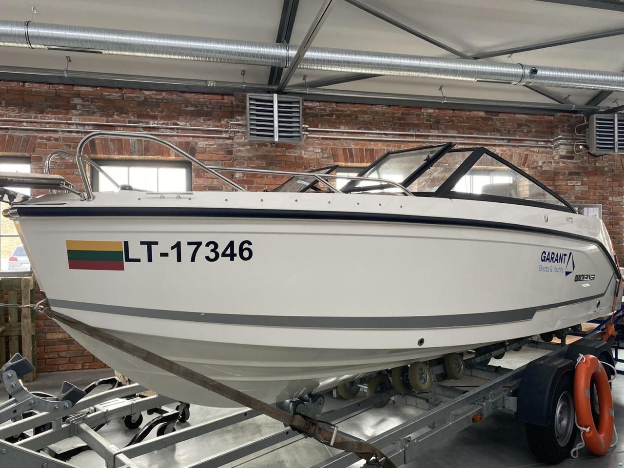 Quicksilver Activ 605 Bowrider