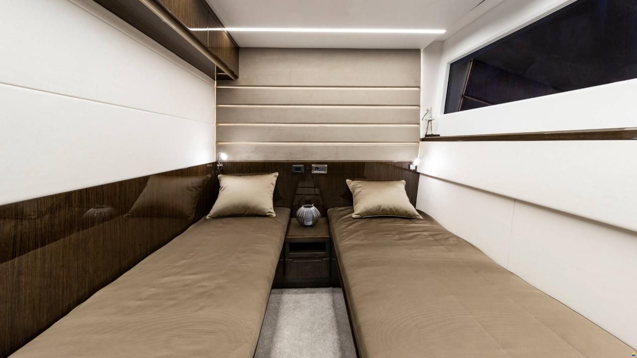 Galeon 640 FLY
