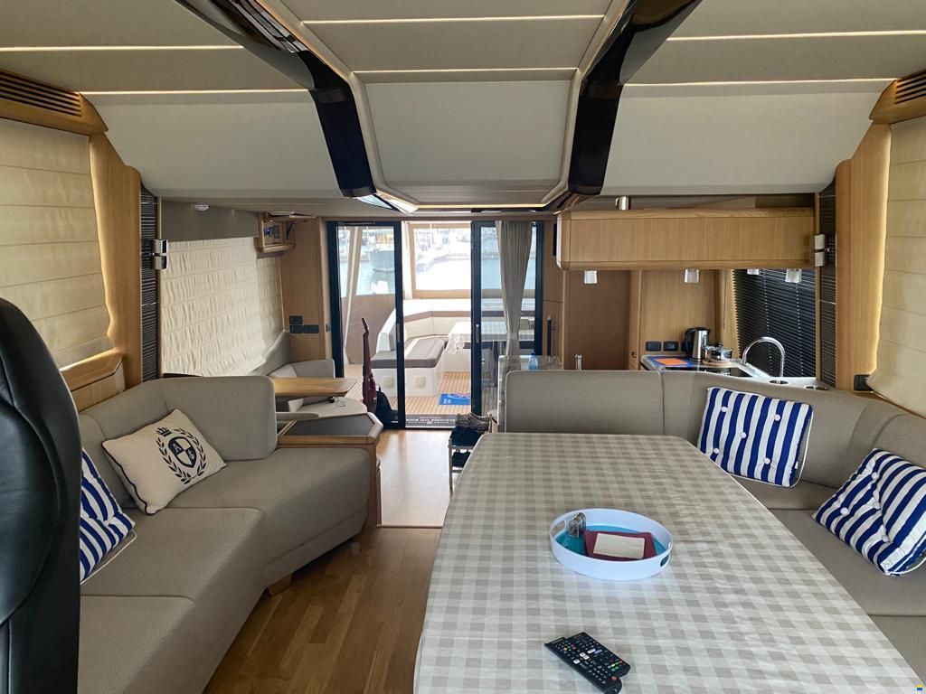Galeon 680 FLY