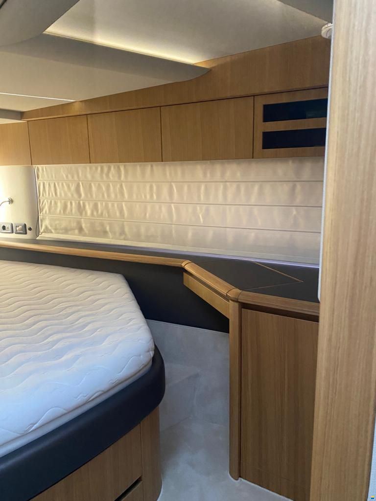Galeon 680 FLY