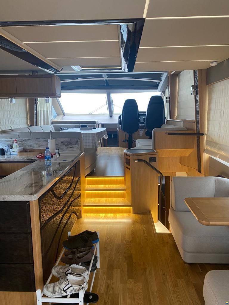 Galeon 680 FLY