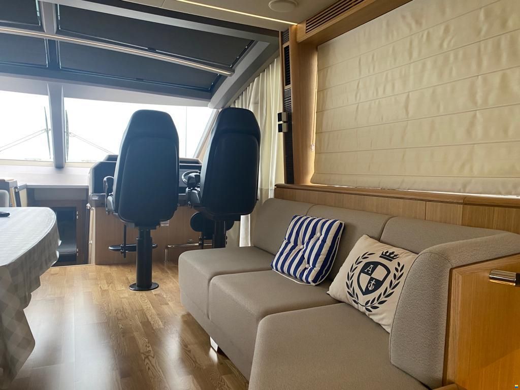 Galeon 680 FLY