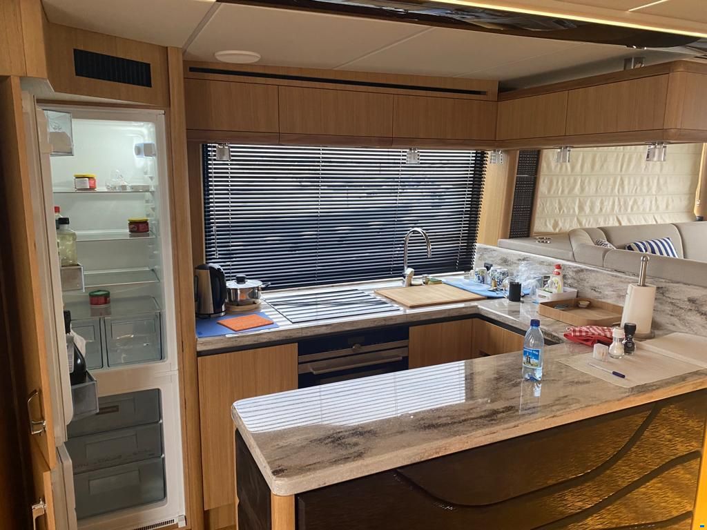 Galeon 680 FLY