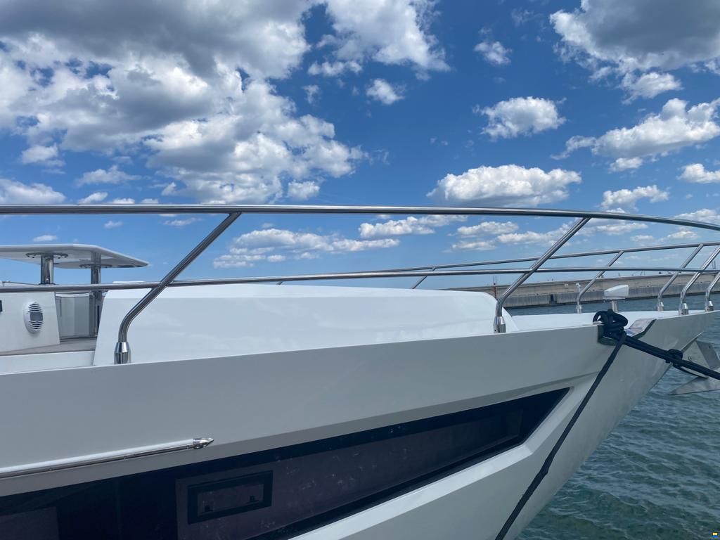 Galeon 680 FLY