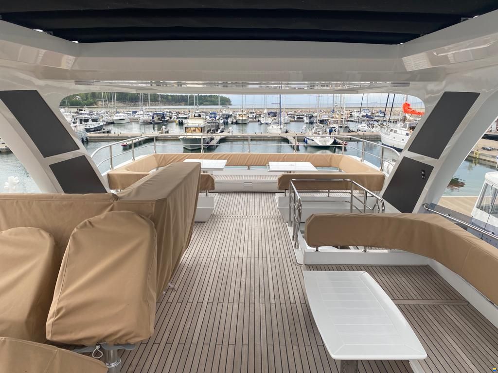 Galeon 680 FLY