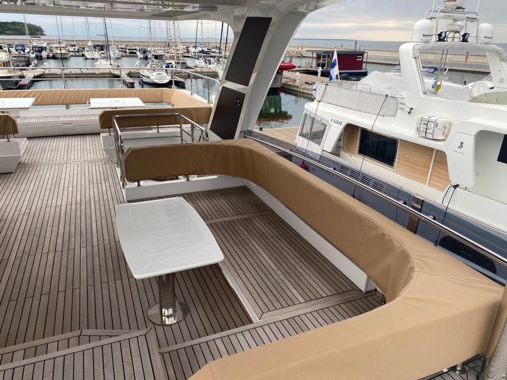Galeon 680 FLY