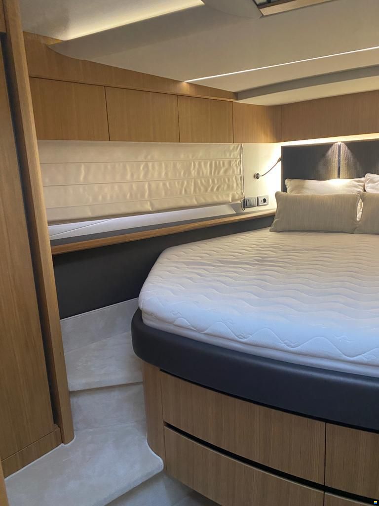 Galeon 680 FLY