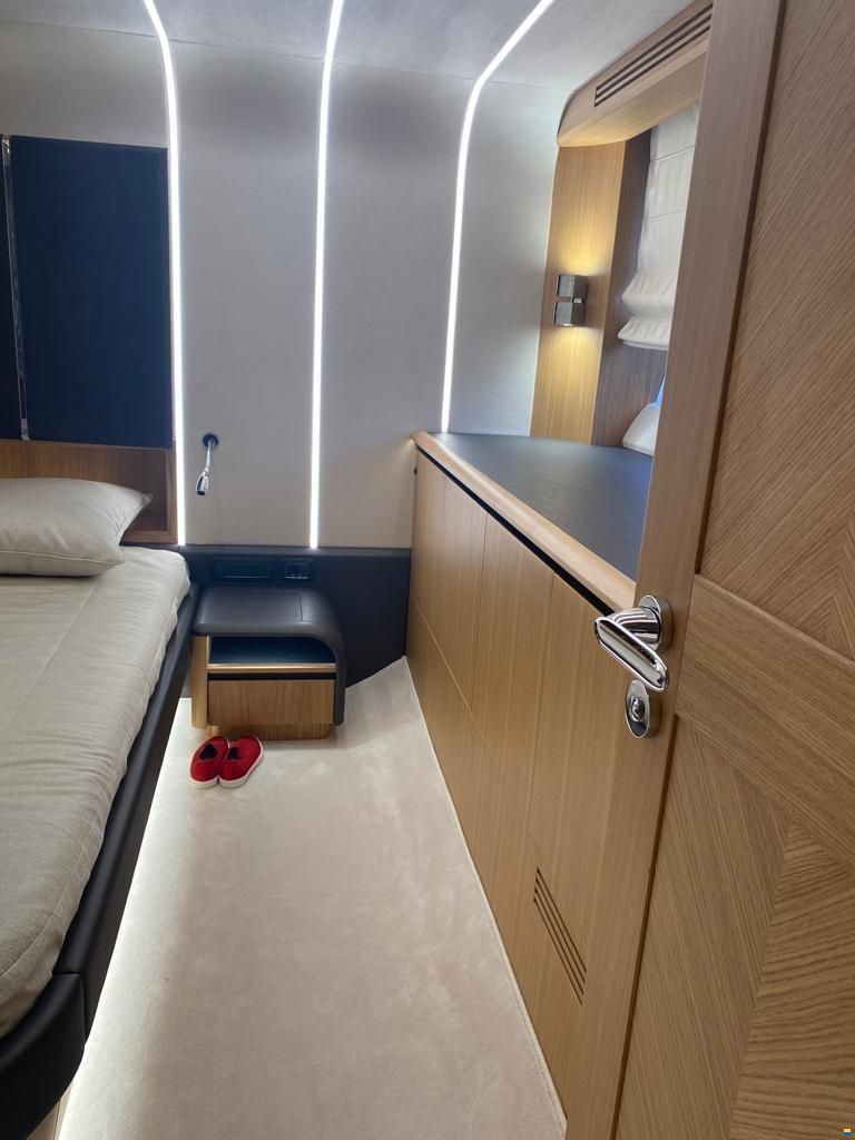 Galeon 680 FLY