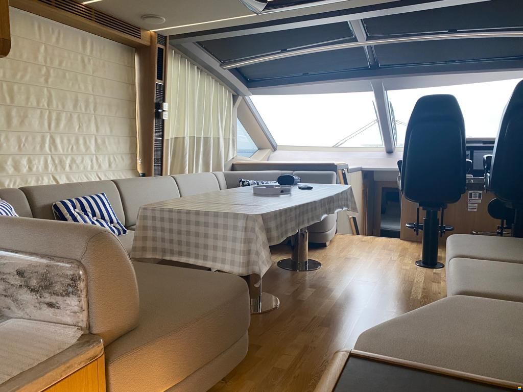 Galeon 680 FLY