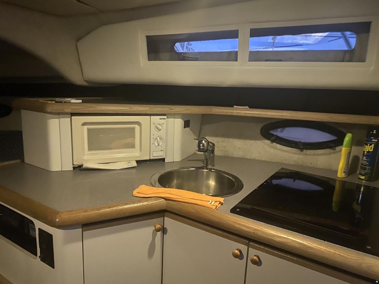 Bayliner 3055