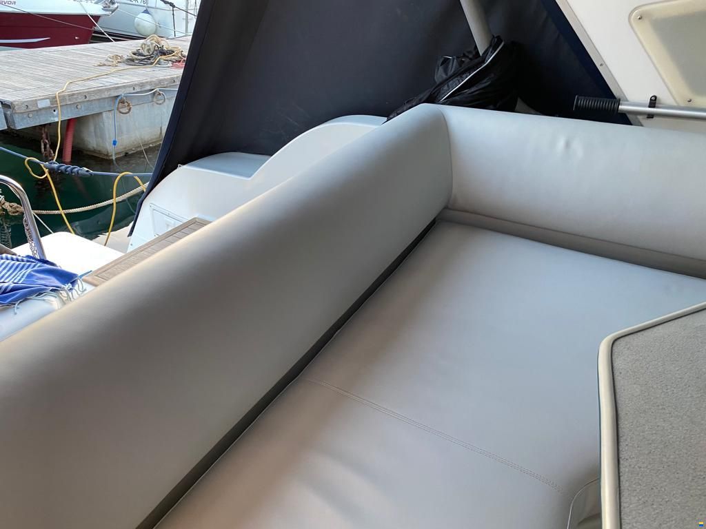 Bayliner 3055