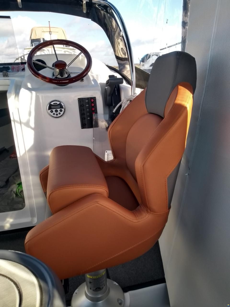 RaJo 565 Cabin