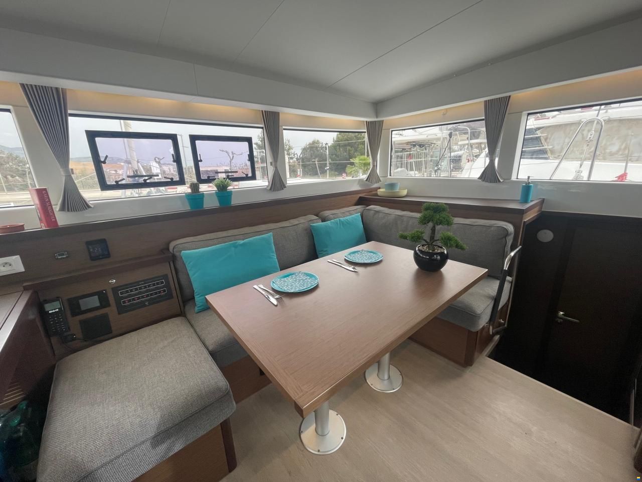 Lagoon 40