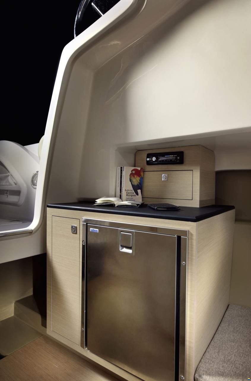 Sessa Key Largo 27 Inboard