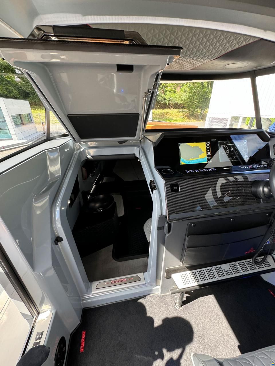 Brabus Shadow 900 Cross Cabin