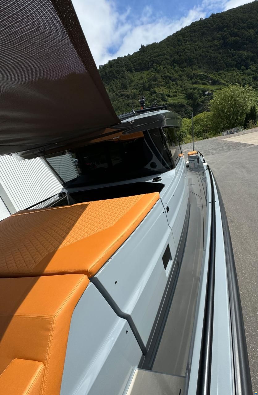 Brabus Shadow 900 Cross Cabin