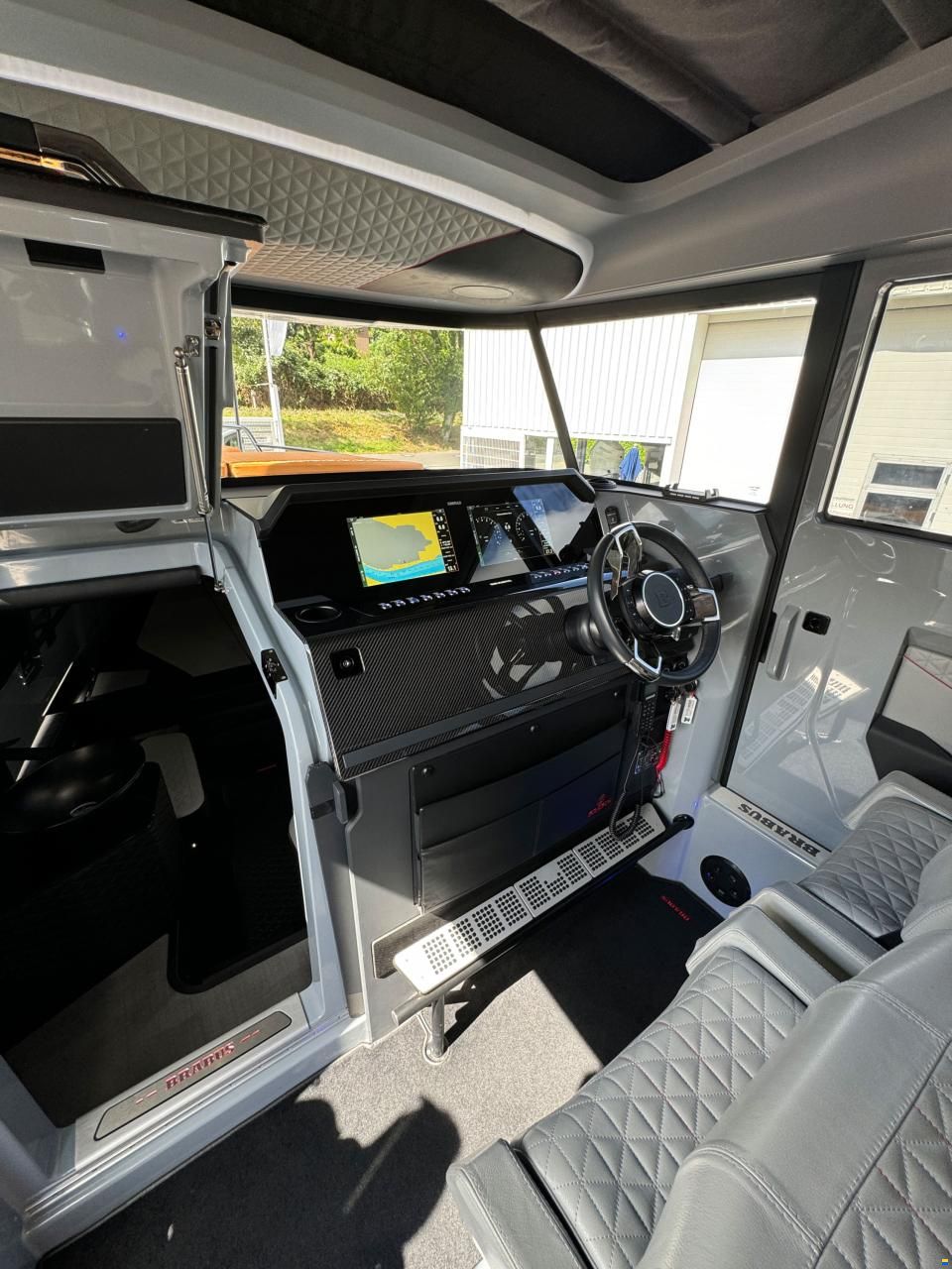 Brabus Shadow 900 Cross Cabin
