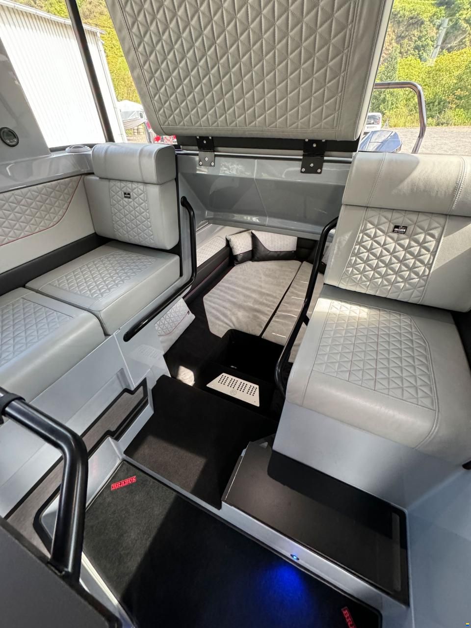Brabus Shadow 900 Cross Cabin