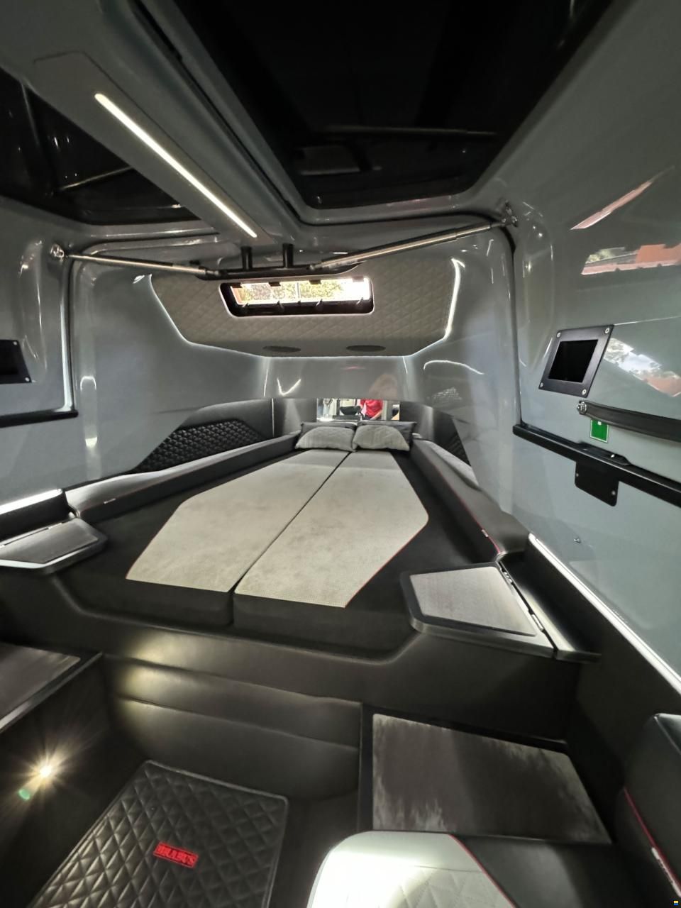 Brabus Shadow 900 Cross Cabin