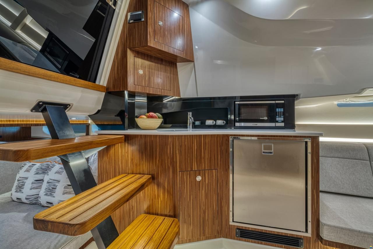 Sea Ray Sundancer 370 US
