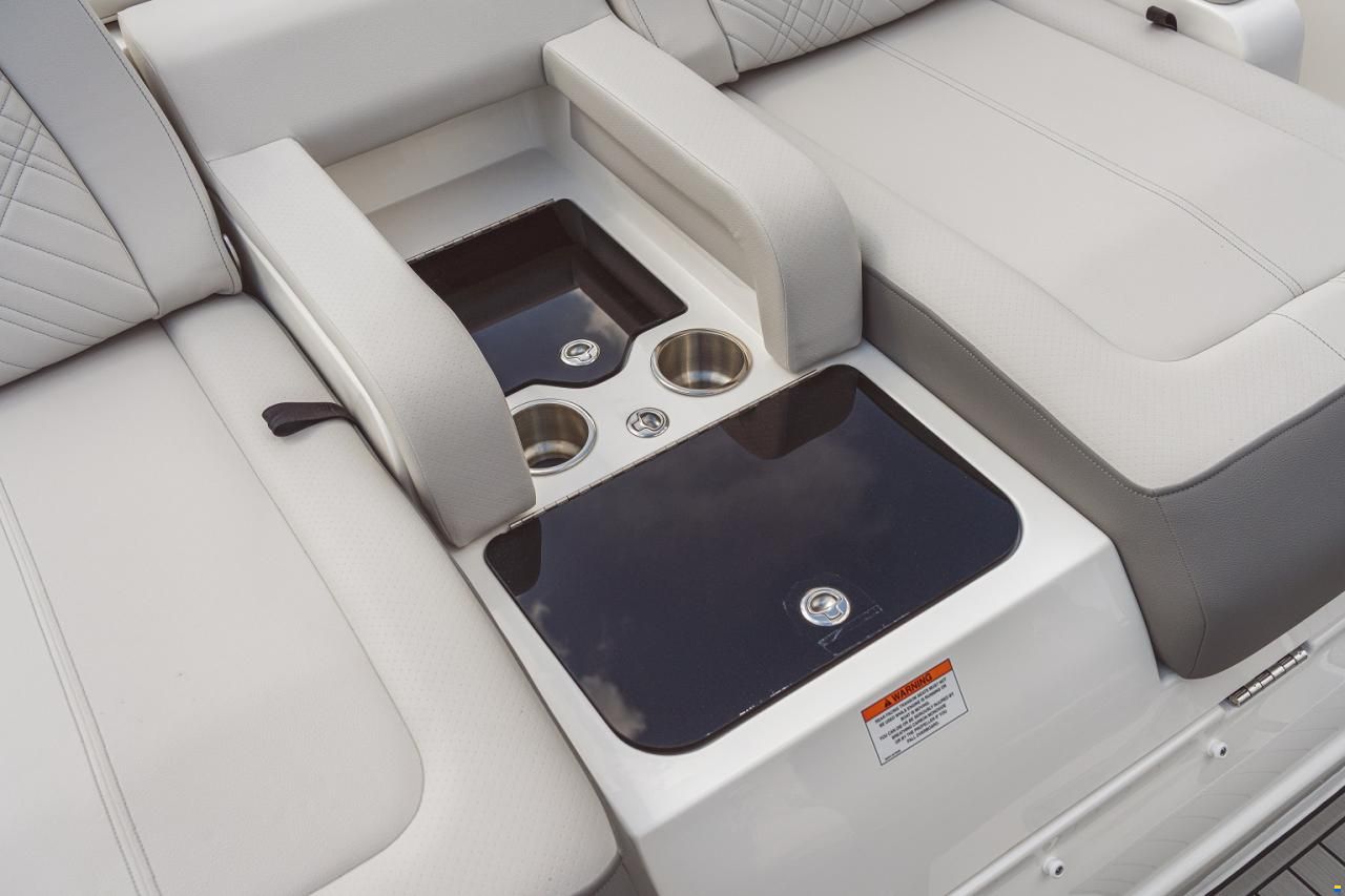 Sea Ray SDX 290 OB Europe