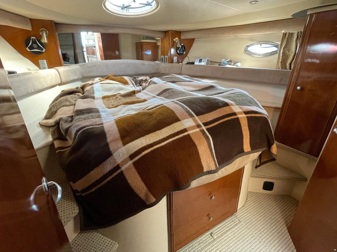 Meridian Yachts 411