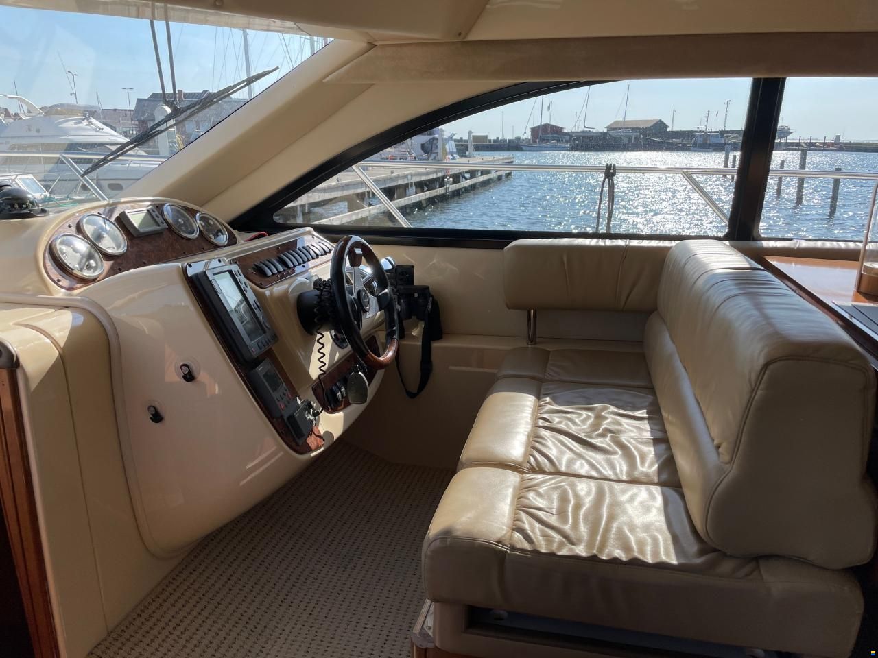 Meridian Yachts 411