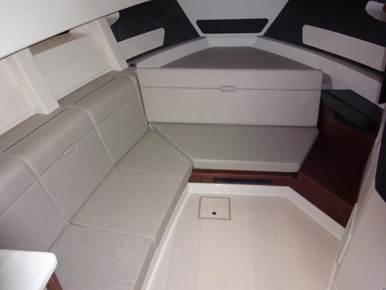 Sea Ray 370 DA