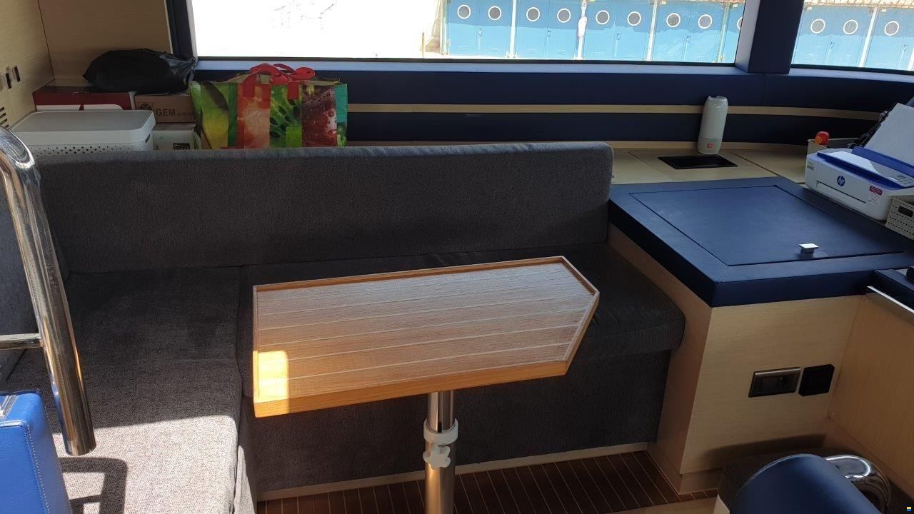 Benetti Delfino 93