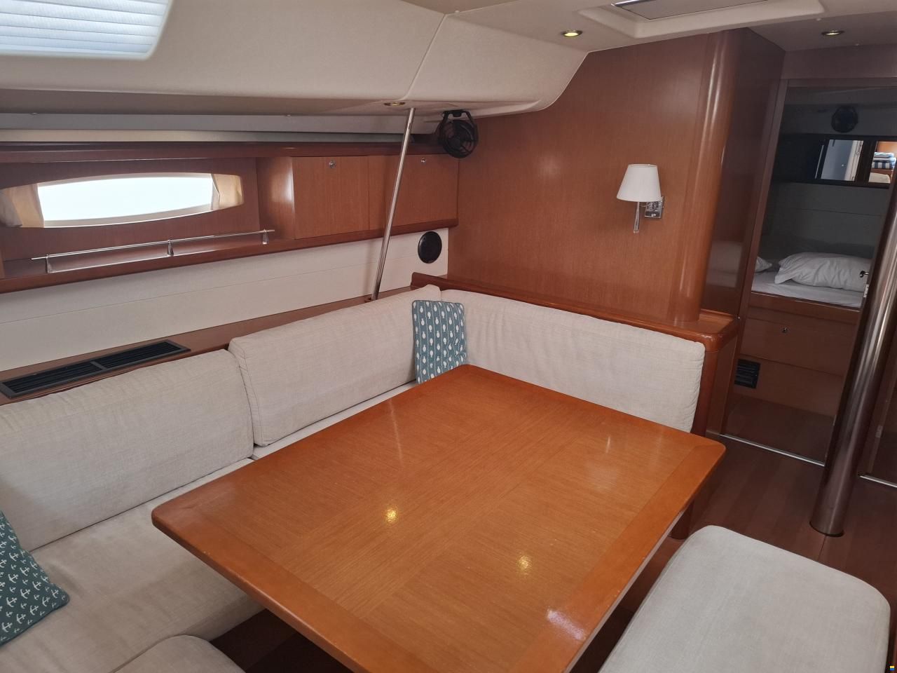 Beneteau Oceanis 54