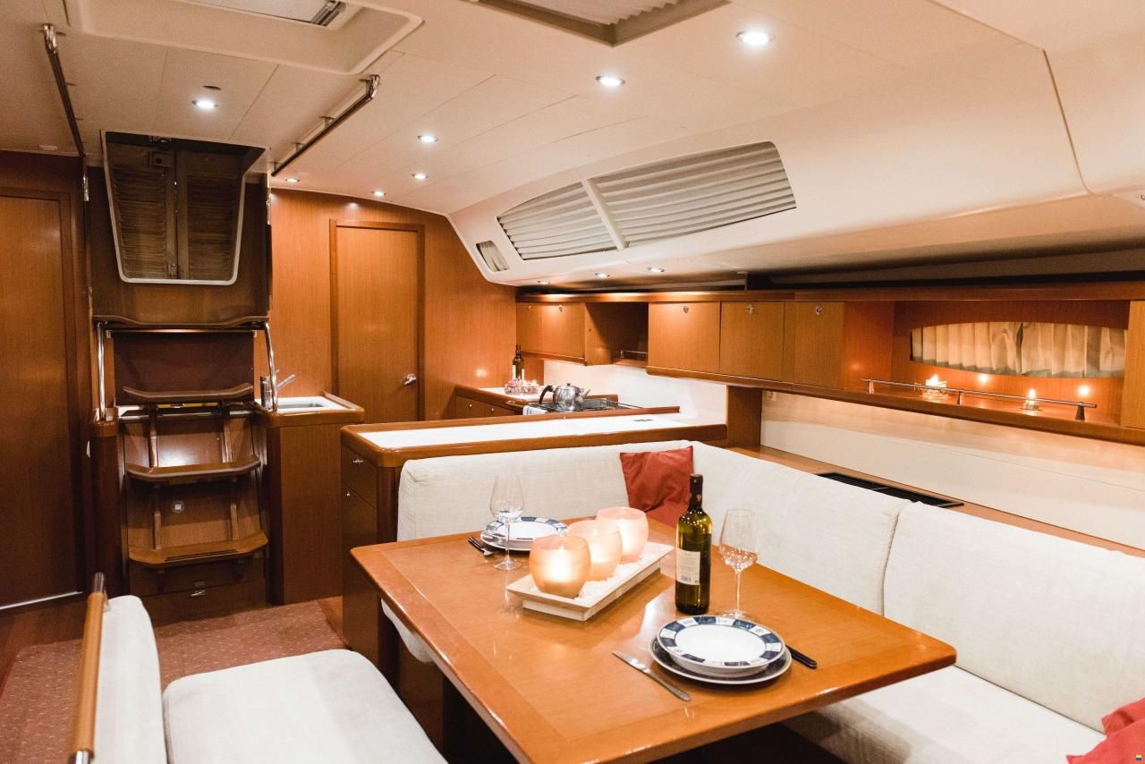 Beneteau Oceanis 54