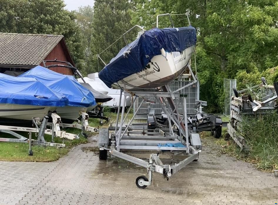 Maxi Dolphin Joker mit Strassentrailer