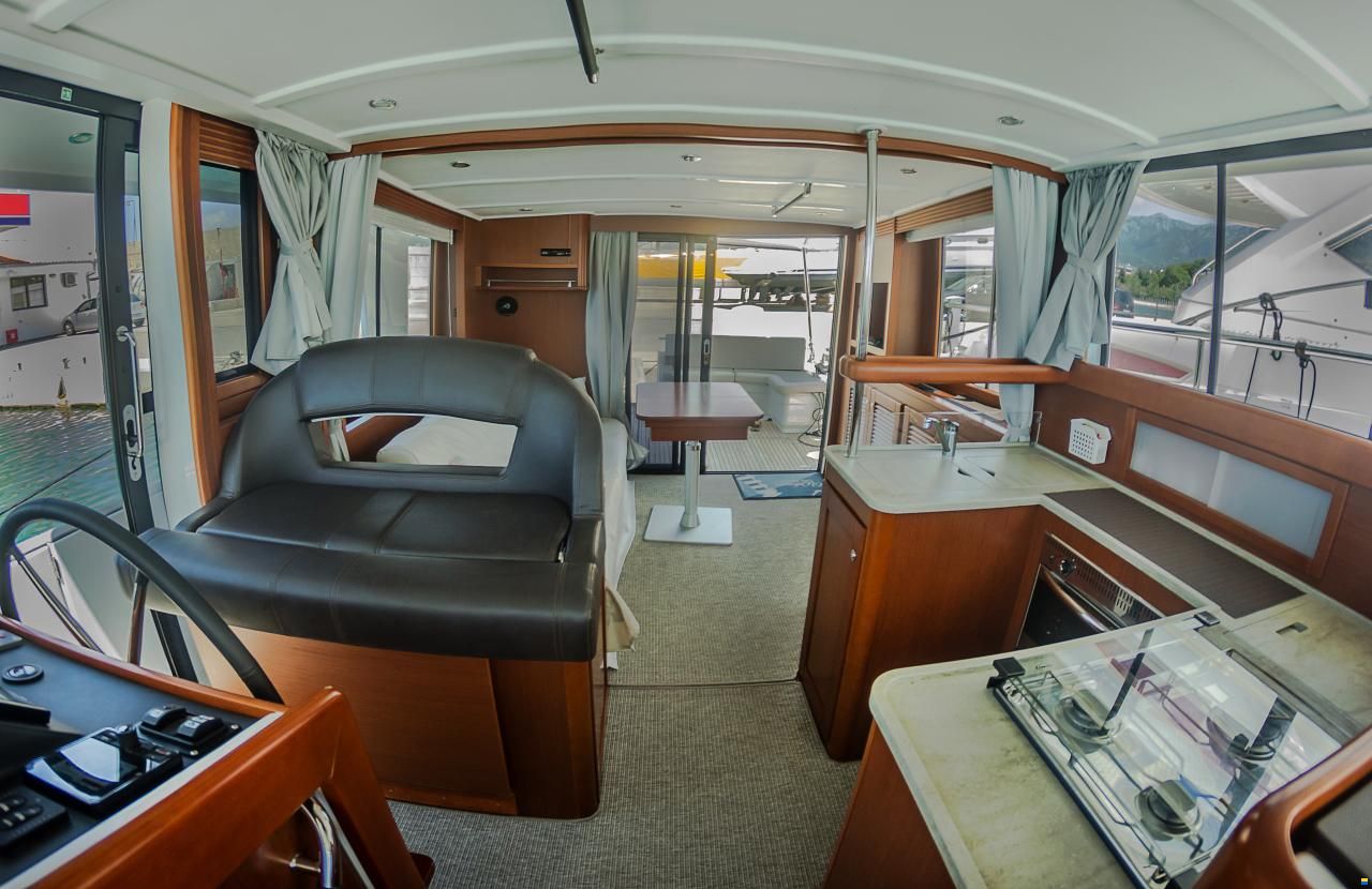 Beneteau Swift Trawler 44