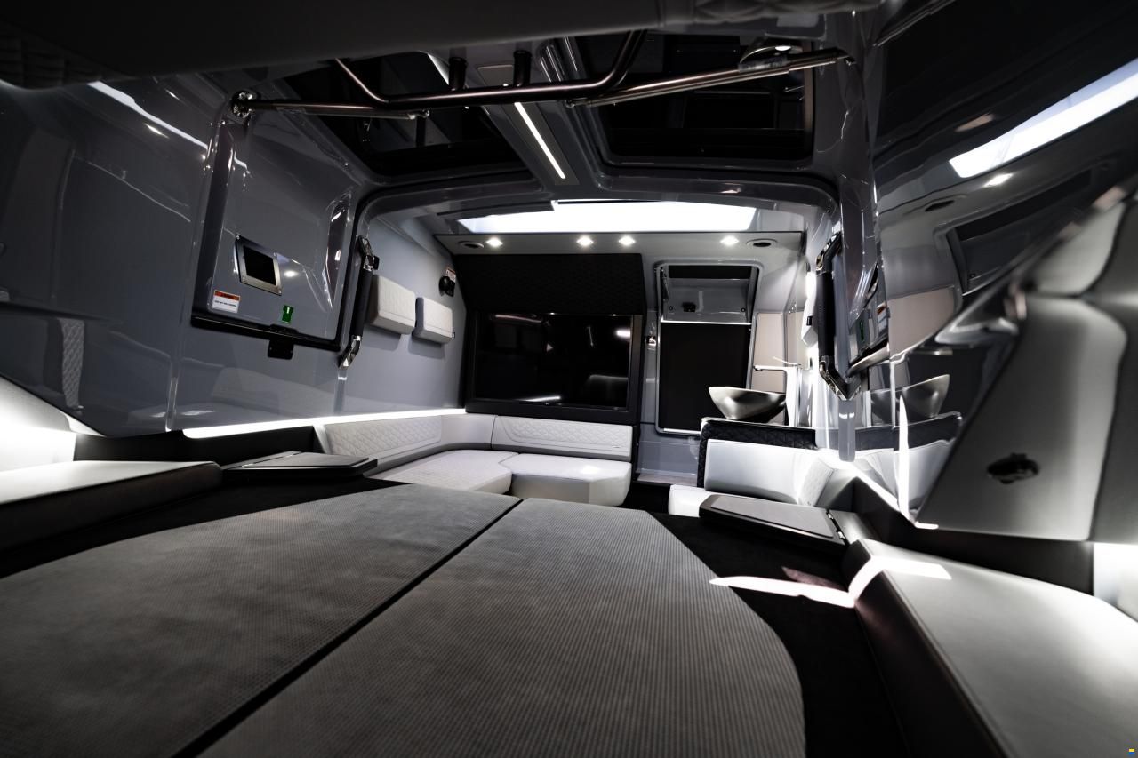 Brabus Shadow 900 Cross Cabin