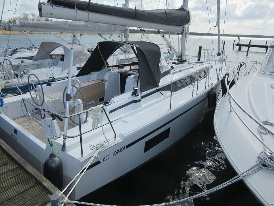 Bavaria C38