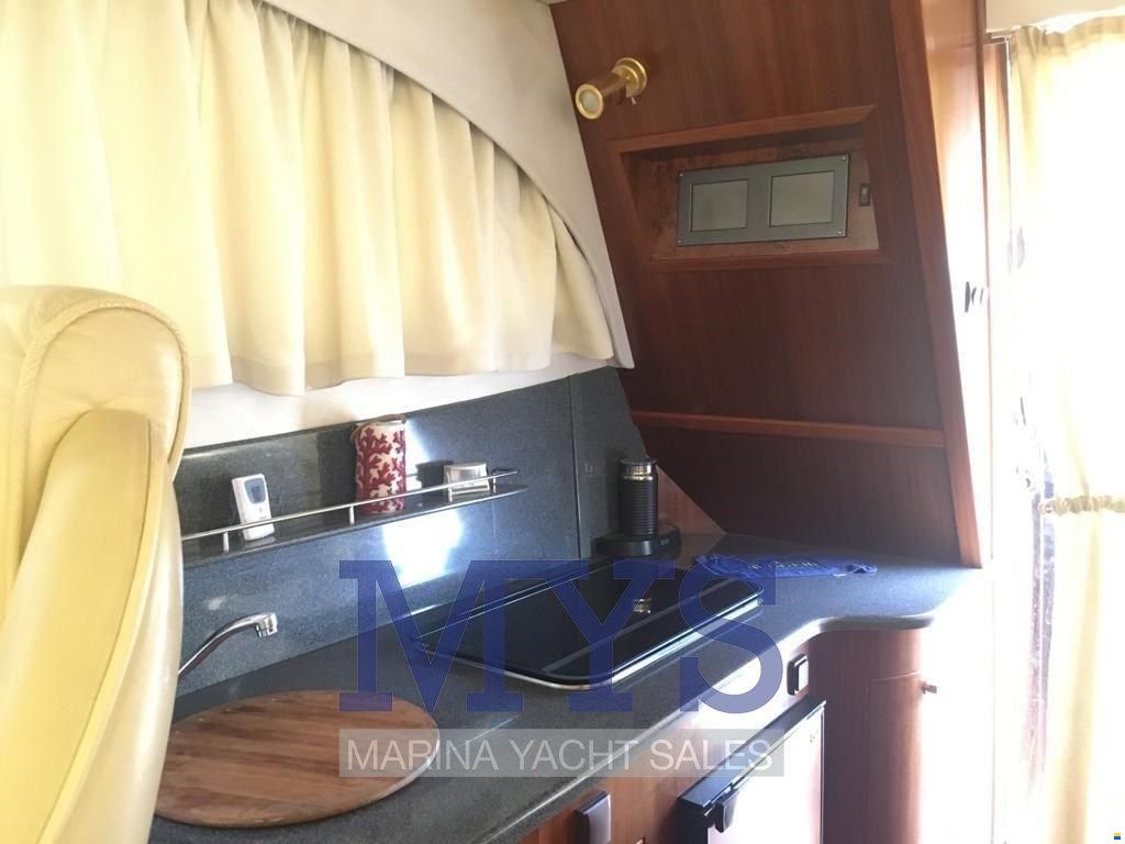 Galeon 330 Fly