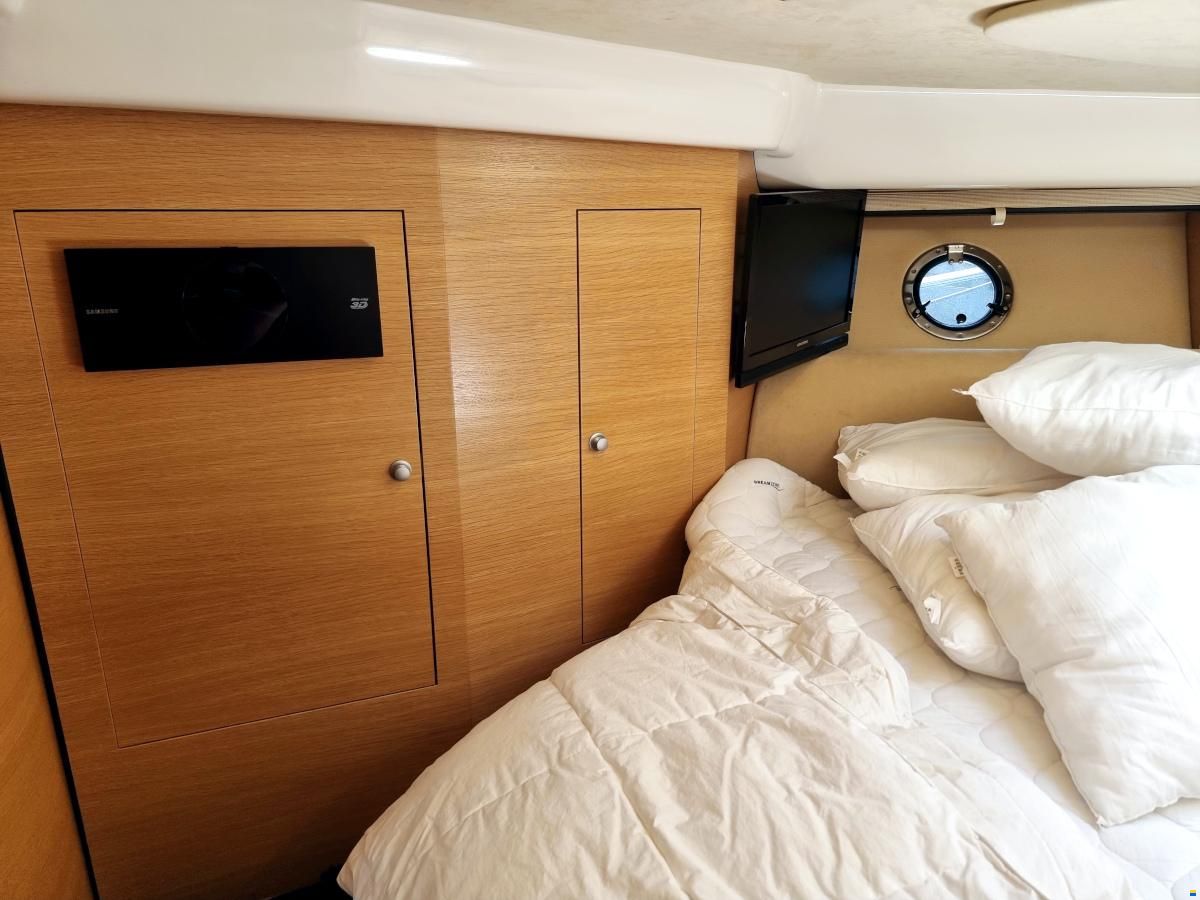 Cranchi Mediterranee 43 HT Volvo Penta IPS-600