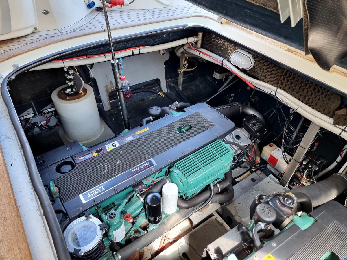 Cranchi Mediterranee 43 HT Volvo Penta IPS-600