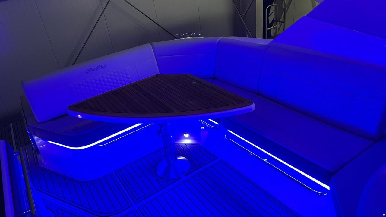 Sea Ray Sundancer 320