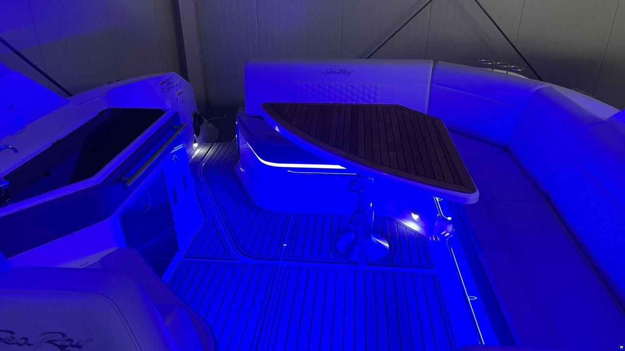 Sea Ray Sundancer 320