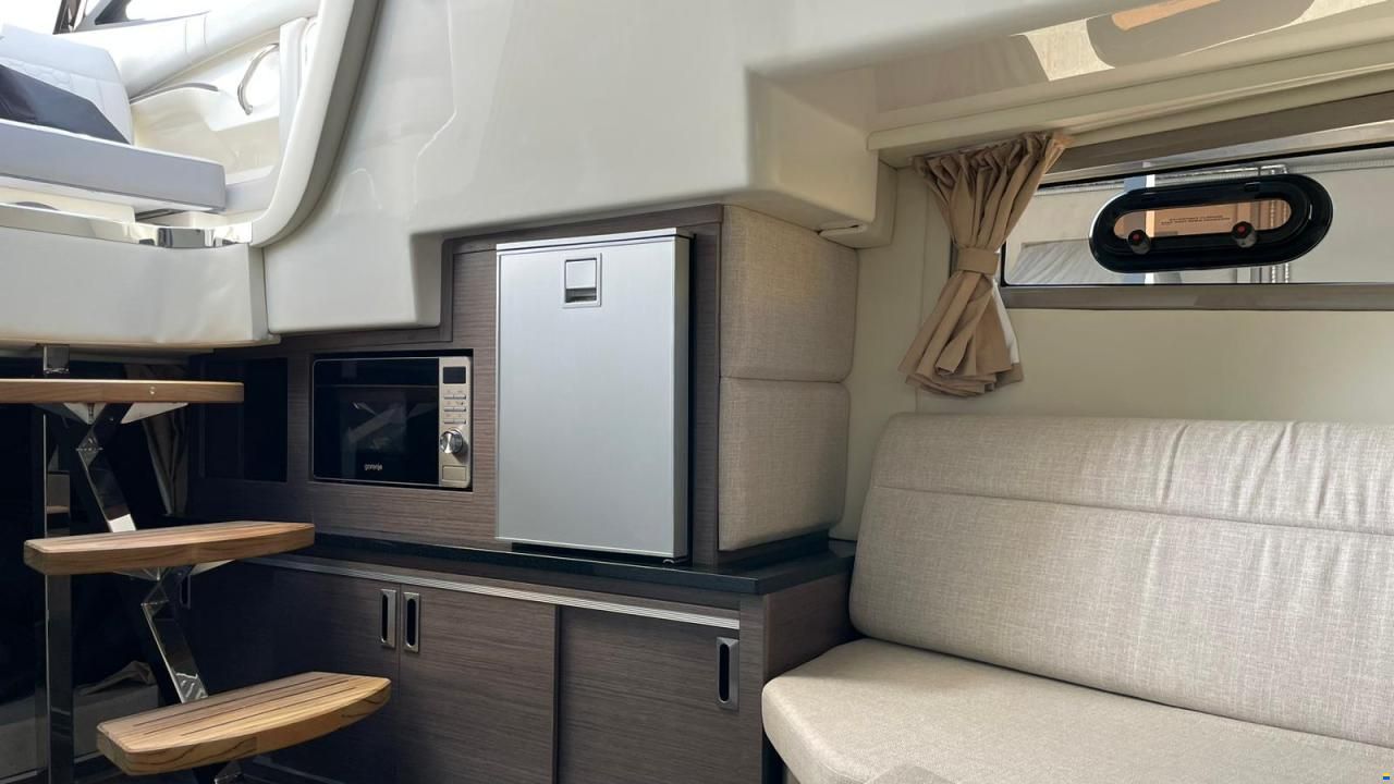 Sea Ray Sundancer 320