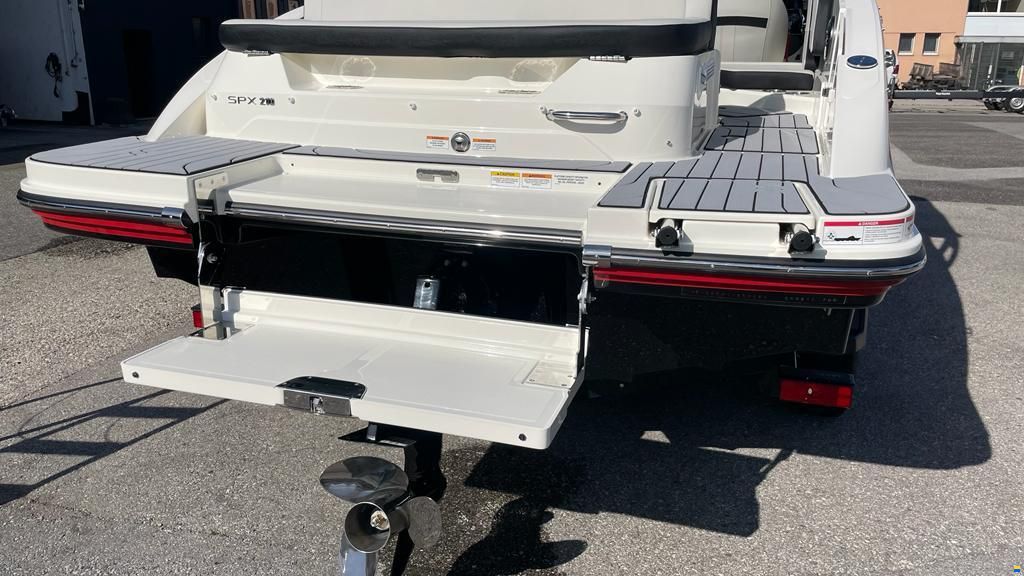 Sea Ray SPX 210